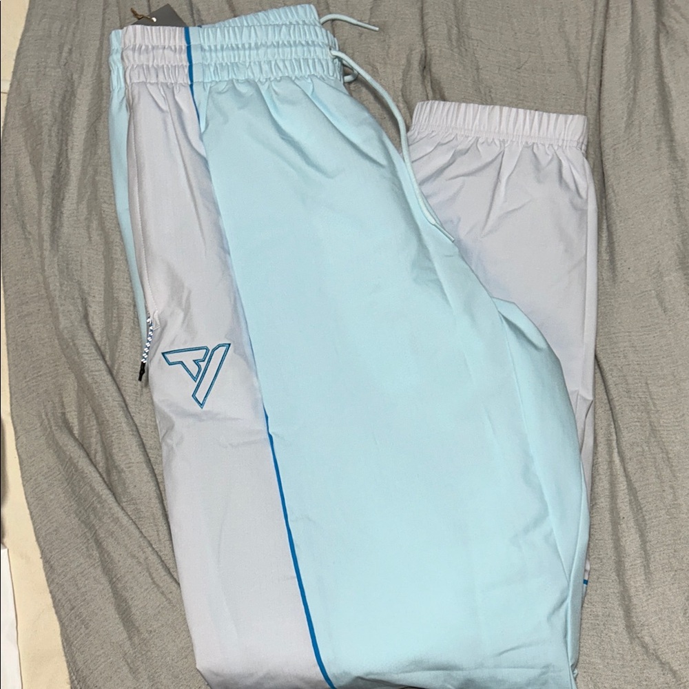adidas Men’s Light Blue & White Athletic Joggers NWT - Picture 6 of 9